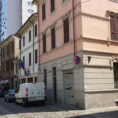 Hotel Astor Πιατσέντζα Εξωτερικό φωτογραφία